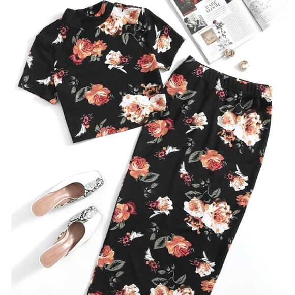 NEW! Sizes M or L Mock-Neck Floral Top & Skirt Set - Picture 1 of 2